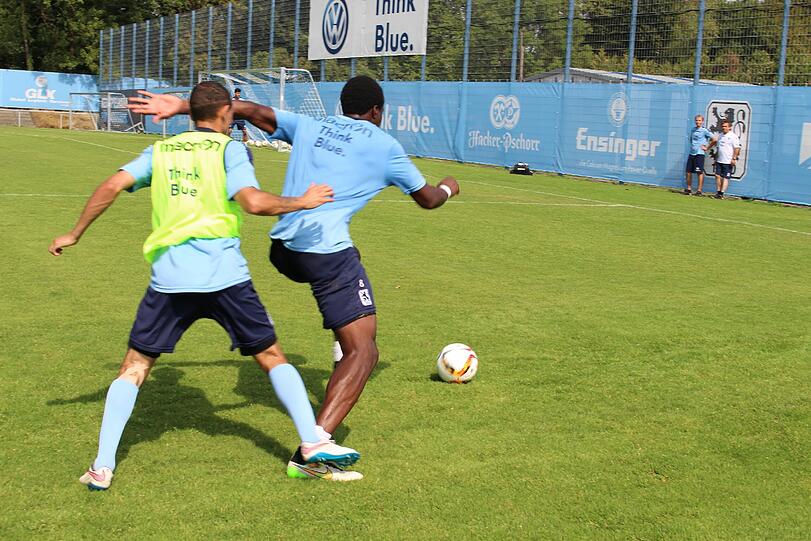 Schrecksekunde für Degenek beim Training am Freitag. Hier die Bilder vom Vormittagstraining.