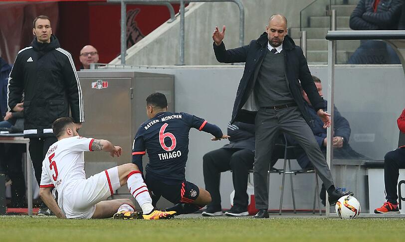 THIAGO NOTE 4
 Der Aufbauspieler auf halblinks verteilte die Bälle gefällig, aber ohne den unbedingten Zug zum Tor. Setzte sich hin und wieder gut durch und von einem Kölner ab, die Zuspiele in die Spitze waren aber dann zu unpräzise. Aus solch einer Aktion entstand das 1:0, als Kölns Heintz einen Thaigo-Ball vor die Füße von Lewy lenkte.