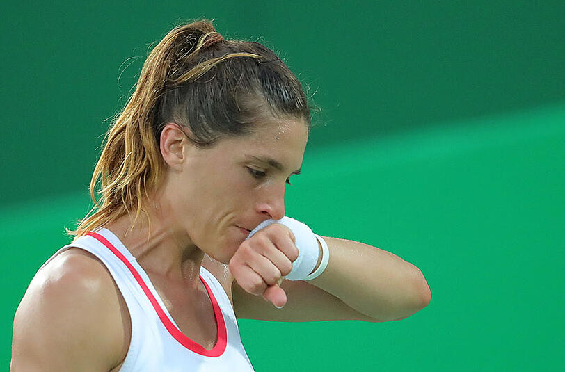 Andrea Petkovic musste wegen Oberschenkelproblemen aufgeben.