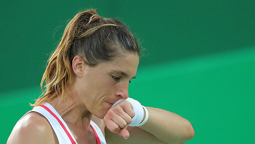 Andrea Petkovic musste wegen Oberschenkelproblemen aufgeben. Andrea Petkovic musste wegen Oberschenkelproblemen aufgeben.