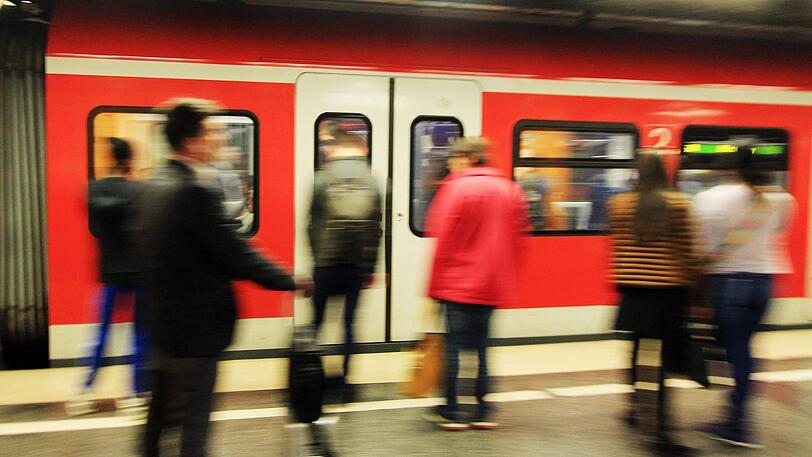 Eine Störung in einem Stellwerk führt zu Verspätungen und Ausfällen bei der S-Bahn.
