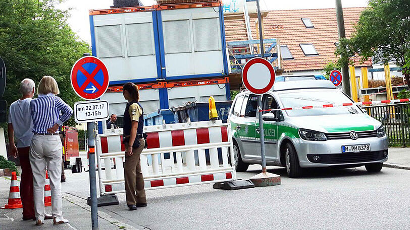 Das Gebiet rund um die Bomben-Fundstelle in Obermenzing ist großräumig abgeriegelt.