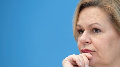 "Wir erleben einen furchtbaren Krieg mitten in Europa (...) Da kann es keine Höchstgrenzen für Menschlichkeit geben": Bundesinnenministerin Nancy Faeser.
