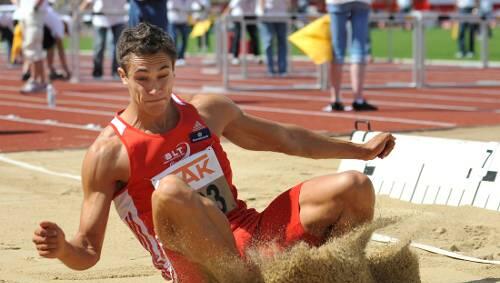 Deutschlands Weitenjäger: Sportsoldat Sebastian Bayer segelte in dieser Saison schon auf 8,71 Meter. Deutschlands Weitenjäger: Sportsoldat Sebastian Bayer segelte in dieser Saison schon auf 8,71 Meter.