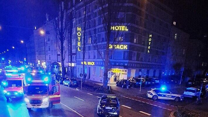 Die Unfallstelle: Die Lindwurmstraße musste drei Stunden lang gesperrt werden.