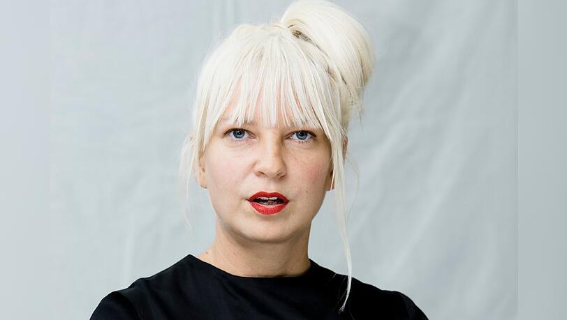 Sia kämpft um das Sorgerecht für ihren 2024 geborenen Sohn. Sia kämpft um das Sorgerecht für ihren 2024 geborenen Sohn.