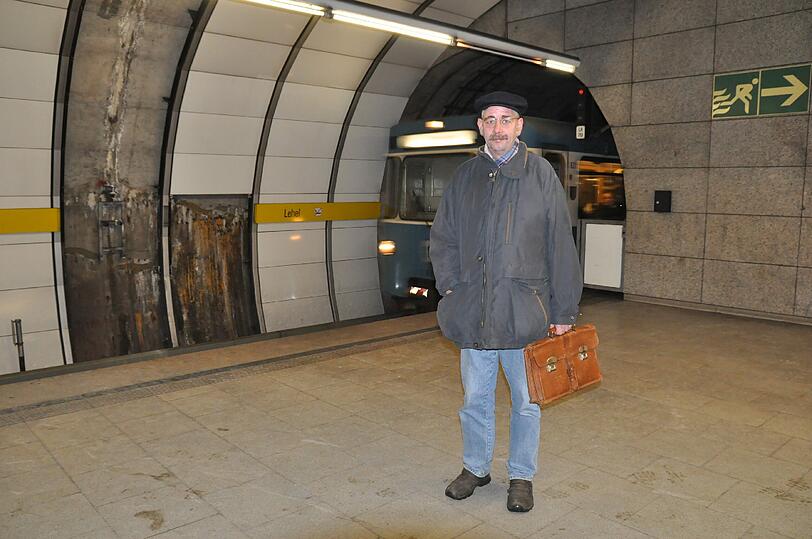 U-Bahnfahrer Harald K.: "Ich kann über die Fahrt nichts mehr sagen. Ich hatte einen völligen Blackout." Er muss jetzt 3200 Euro Strafe zahlen und ist gefeuert.