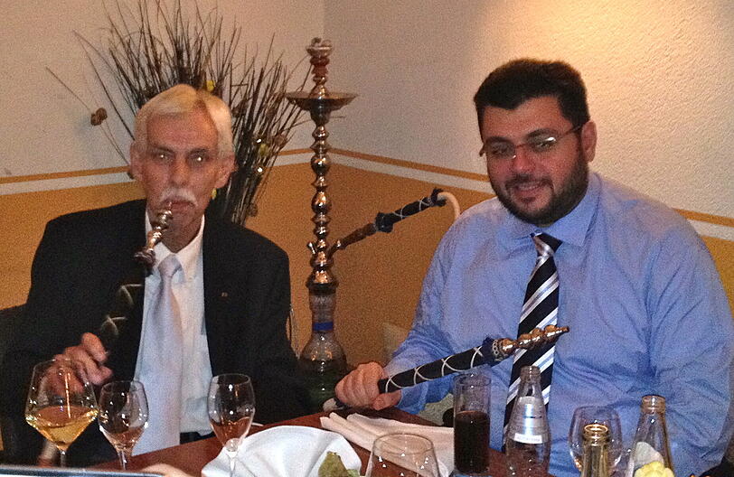 Löwen-Präsident Schneider und Investor Ismaik beim Rauchen einer arabischen Wasser-Friedenspfeife. Tempi passati! Zuletzt herrschte Funkstille zwischen den beiden.