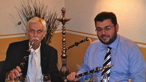 Löwen-Präsident Schneider und Investor Ismaik beim Rauchen einer arabischen Wasser-Friedenspfeife. Tempi passati! Zuletzt herrschte Funkstille zwischen den beiden.