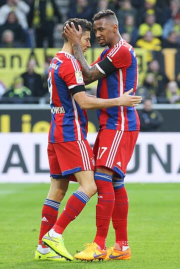JÉROME BOATENG NOTE 1
Der Felsen, die Zweite. Abwehrchef mit Gardemaß 1,92 m. Verdiente diesen Titel auch. Sehr souverän, fast immer Herr der Lage in seinem Revier. Und wenn's brennt, stellte er seinen Körper in den Weg. Mit Bravour! JÉROME BOATENG NOTE 1
Der Felsen, die Zweite. Abwehrchef mit Gardemaß 1,92 m. Verdiente diesen Titel auch. Sehr souverän, fast immer Herr der Lage in seinem Revier. Und wenn's brennt, stellte er seinen Körper in den Weg. Mit Bravour!