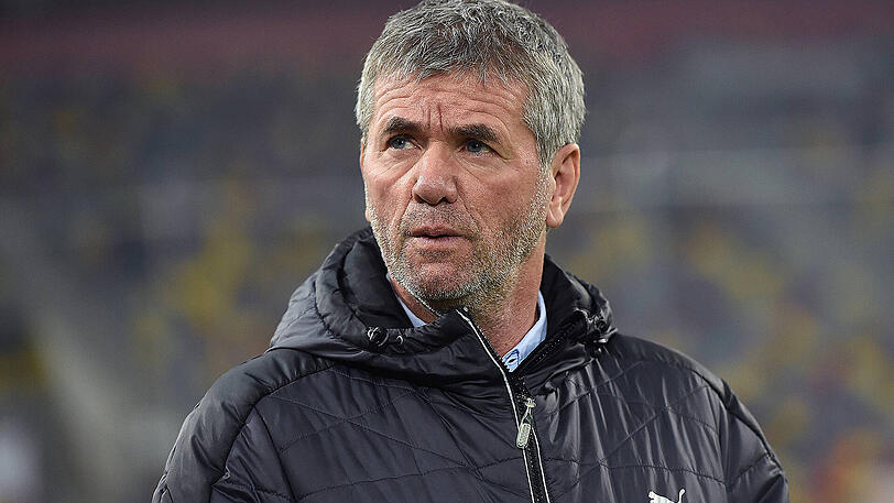 Fortuna Düsseldorf: 
Die Lage ist ruhig bei der Fortuna. Trotz der schwachen Rückrunde stehen die Ex-Löwen Friedhelm Funkel und Robert Schäfer nicht zur Debatte. &bdquo;Ich schaue nicht auf die Tabelle&ldquo;, so der Trainer noch im März. Doch mittlerweile sind es nur noch vier Punkte auf Rang 16.
Tabellenplatz 10 mit 34 Punkten Aktuelle
Aktuelle Form: Überschaubar. Acht Punkte aus den letzten sieben Spielen sind suboptimal.
Restprogramm: (A) Dresden, (H) St. Pauli, (A) Hannover, (H) Würzburg, (A) Nürnberg, (H) Aue
Rettungschancen: Ähnlich wie bei Bochum. Gut, aber riskant.