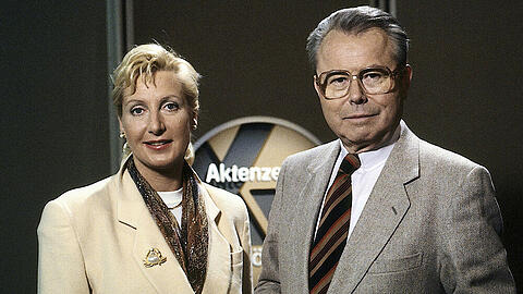 Sabine Zimmermann an der Seite ihres Adoptivvaters Eduard Zimmermann.