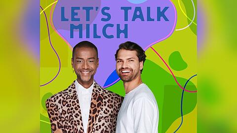 Moderator Tarik spricht in dem Podcast "Let's Talk Milch" mit Schauspieler Jimi Blue Ochsenknecht.