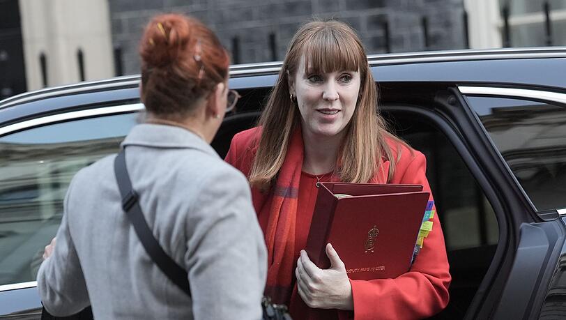 Die britische Vizeregierungschefin Angela Rayner muss wegen einer Steueraffäre ihren Hut nehmen. (Archivfoto)