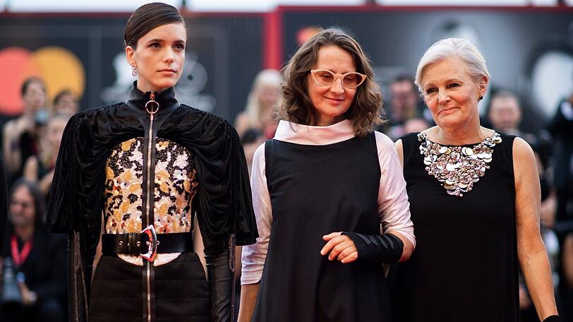 Jurymitglieder Mary Harron und Stacy Martin mit Jurypräsidentin Lucrecia Martel bei der Eröffnung der 76. Internationalen Filmfestspiele in Venedig.