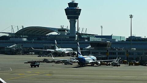 Am M&uuml;nchner Flughafen soll ein Abschiebeterminal entstehen. OB Dominik Krause ist dagegen. F&uuml;r diese Haltung bekommt er nun Kritik.