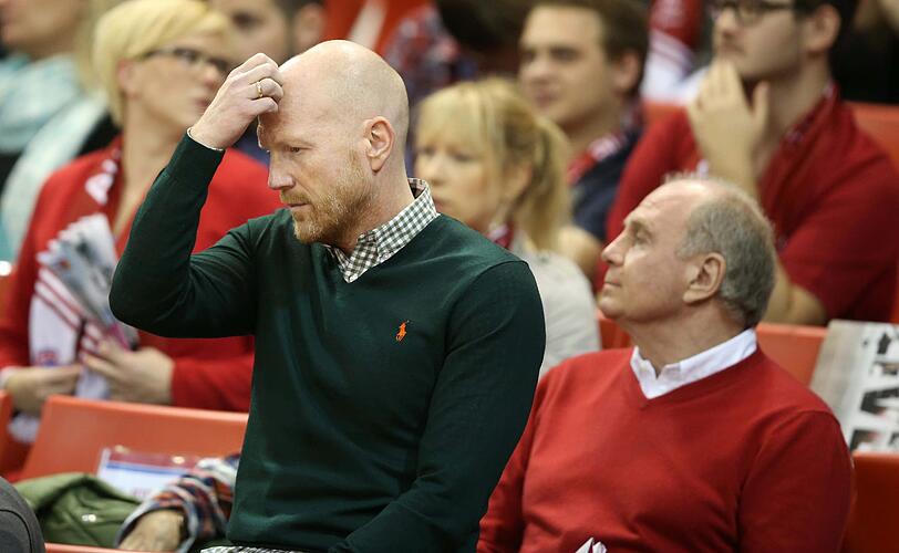 Uli Hoeneß war am Sonntag beim Basketball: Vor den Augen des ehemaligen Vereinspräsidenten verloren die Bayern gegen Bonn.