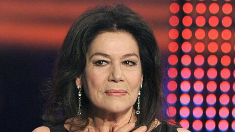 Hannelore Elsner, Schauspielerin, erhält bei der Verleihung des Bayerischen Filmpreises. Foto: Peter Kneffel/Archivbild