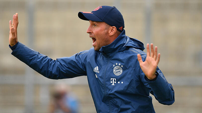 Trainer des FC Bayern II: Sebastian Hoeneß.