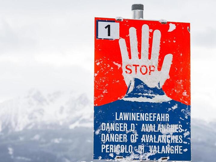 Wegen heftiger Schneefälle bestand hohes Lawinenrisiko. Symbolbild: Jakob Gruber, APA