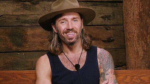 Gil Ofarim spricht im Dschungeltelefon eine Entschuldigung aus.