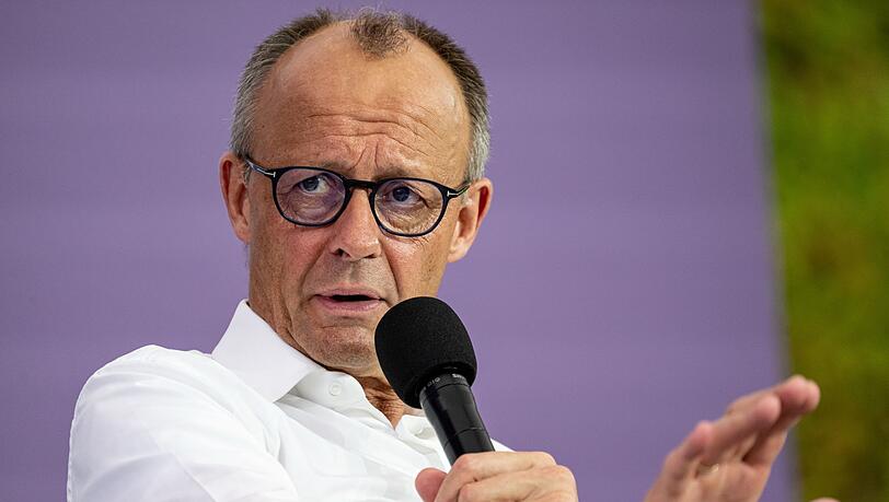 Friedrich Merz sagt, er sei unempfindlich gegenüber persönlichen Anwürfen. Friedrich Merz sagt, er sei unempfindlich gegenüber persönlichen Anwürfen.