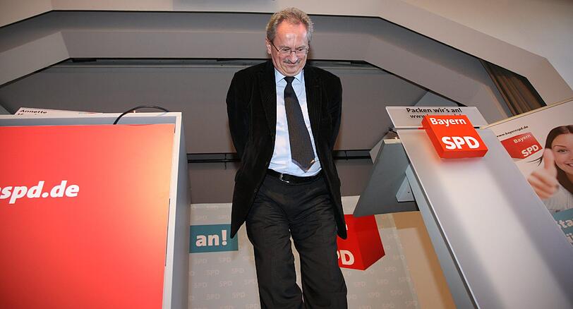 Der SPD-Spitzenkandidat für die bayerische Landtagswahl 2013, Münchens Oberbürgermeister Christian Ude am Samstag auf dem Landesparteitag der bayerischen SPD in Treuchtlingen