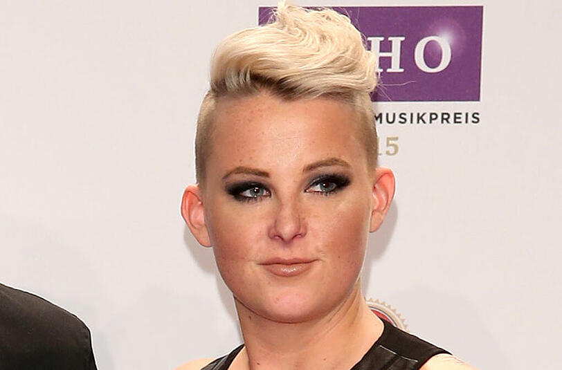 Unvorteilhaft: Der Undercut wirkt bei vielen Frauen prollig. Da hilft auch die blondierte Tolle nichts.