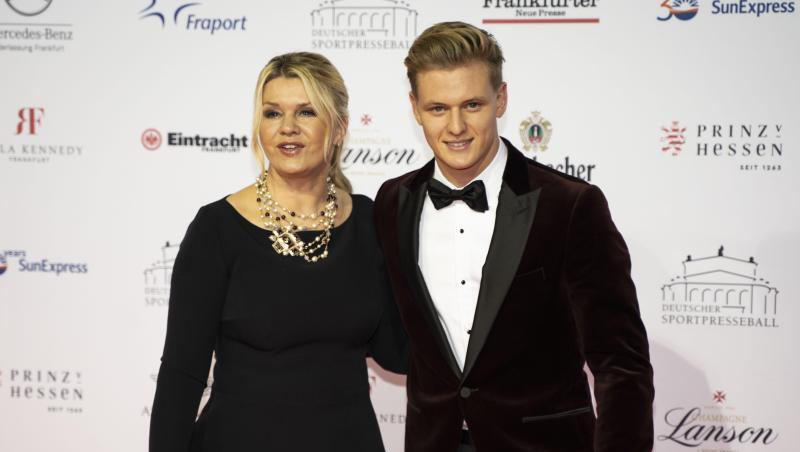 Wurde im Beisein seiner Mutter Corinna in Frankfurt ausgezeichnet: Formel-2-Pilot Mick Schumacher. Wurde im Beisein seiner Mutter Corinna in Frankfurt ausgezeichnet: Formel-2-Pilot Mick Schumacher.