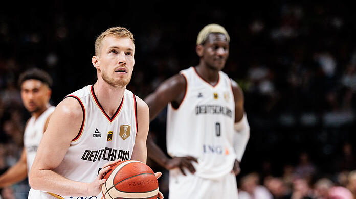 Solche Fotos wird es von Niels Giffey (vorne) künftig nicht mehr geben: Der 33-Jährige spielt nicht mehr für Deutschland.