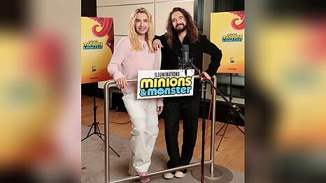 Bill und Tom Kaulitz im Synchronstudio f&uuml;r den "Minions & Monster"-Film.