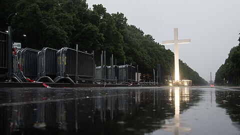 Petrus ist (noch) nicht sehr gnädig mit dem Wetter zum Kirchentag.