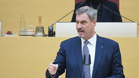 Markus Söder (CSU), Ministerpräsident von Bayern, gibt im Landtag seine  Regierungserklärung ab.