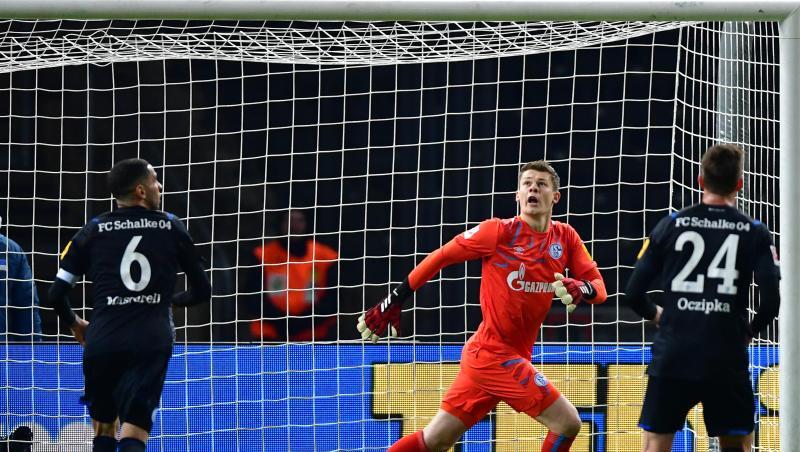 Ereignisloser Auftritt gegen Hertha: Torhüter Alexander Nübel (M) von Schalke in Aktion. Ereignisloser Auftritt gegen Hertha: Torhüter Alexander Nübel (M) von Schalke in Aktion.