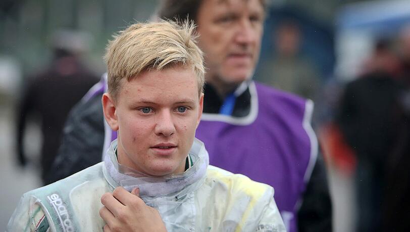Mick Schumacher soll am 25. April in Oschersleben sein erstes Formel-4-Rennen fahren. Mick Schumacher soll am 25. April in Oschersleben sein erstes Formel-4-Rennen fahren.