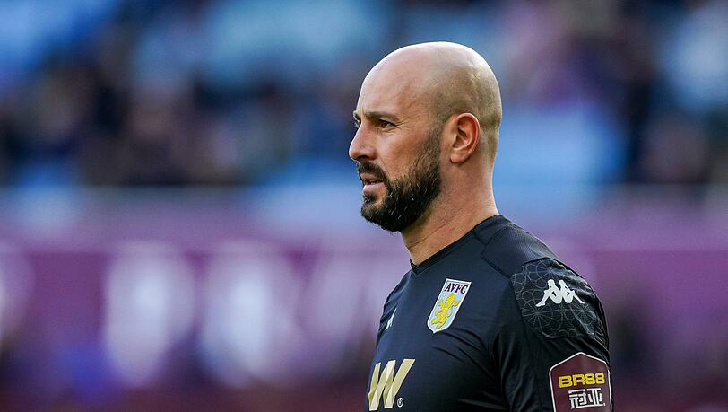 Spielte in der Saison 2014/2015 unter Trainer Pep Guardiola für den FC Bayern, fiel wegen eines Muskelbündelrisses länger aus, brachte es auf drei Bundesliga-Einsätze und flog dabei einmal vom Platz: Torwart Pepe Reina. Spielte in der Saison 2014/2015 unter Trainer Pep Guardiola für den FC Bayern, fiel wegen eines Muskelbündelrisses länger aus, brachte es auf drei Bundesliga-Einsätze und flog dabei einmal vom Platz: Torwart Pepe Reina.