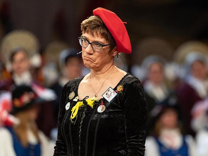 Kramp-Karrenbauer hat mit einer Karnevalsrede im baden-württembergischen Stockach für Empörung gesorgt.