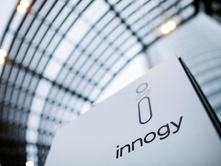 Eon und RWE haben die RWE-Tochter Innogy unter sich aufgeteilt. Mehrere Versorger wollen den Deal vor Gericht noch zu Fall bringen.