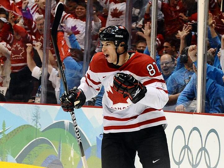 Hier hat Sidney Crosby den Schläger noch in der Hand