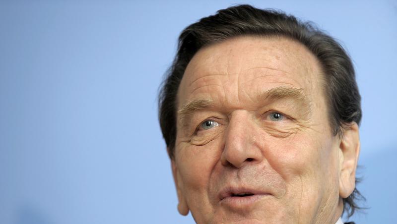 War er Käßmanns Beifahrer? - Das Hamburger Landgericht wies eine Klage Schröders gegen die "Hamburger Morgenpost" ab. War er Käßmanns Beifahrer? - Das Hamburger Landgericht wies eine Klage Schröders gegen die "Hamburger Morgenpost" ab.
