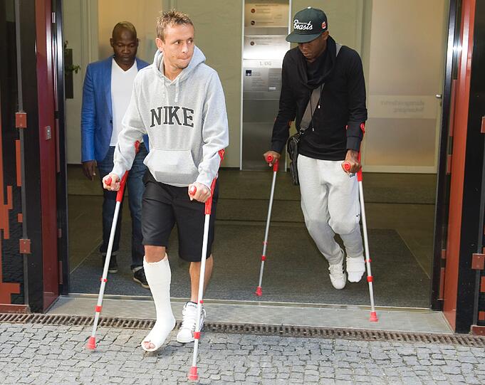 Spieler des FC Bayern &ndash; sind Stammgäste in der 1600 Quadratmeter großen Praxis von Müller-Wohlfahrt in der Münchner Innenstadt.