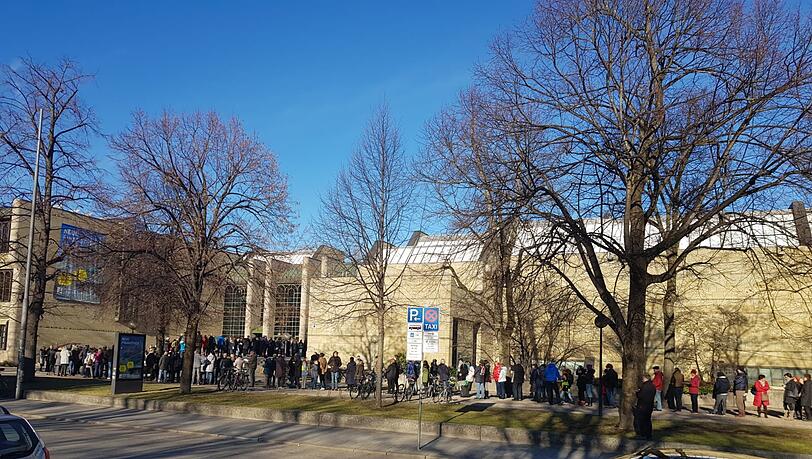 Die Neue Pinakothek wird saniert - viele Münchner wollen daher noch einmal die Sammlung bestaunen. Die Neue Pinakothek wird saniert - viele Münchner wollen daher noch einmal die Sammlung bestaunen.
