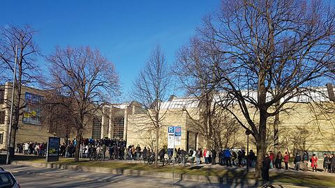 Die Neue Pinakothek wird saniert - viele Münchner wollen daher noch einmal die Sammlung bestaunen.