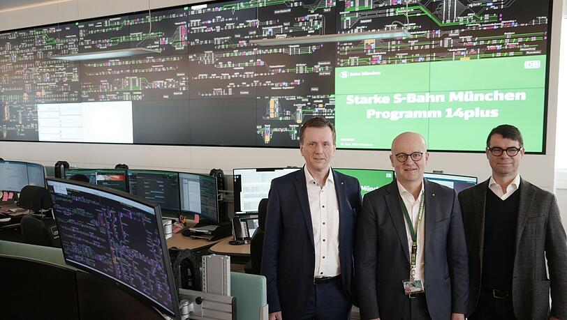 "Man kann von einer komplett neuen S-Bahn sprechen": Klaus-Dieter Josel, Heiko Büttner und Christoph Herzog (v.l.) verbreiten Aufbruchstimmung. "Man kann von einer komplett neuen S-Bahn sprechen": Klaus-Dieter Josel, Heiko Büttner und Christoph Herzog (v.l.) verbreiten Aufbruchstimmung.
