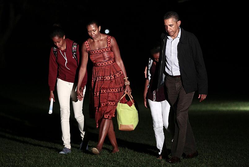 US-Präsident Barack Obama verkürzte seinen Urlaub um einen Tag
und kehrte am Freitagabend nach Washington zurück. Noch von der
Insel Martha's Vineyard aus forderte er die Menschen auf, den
Anordnungen der Behörden Folge zu leisten.