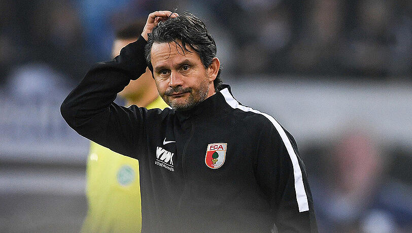 Das war's für Dirk Schuster beim FC Augsburg. Das war's für Dirk Schuster beim FC Augsburg.