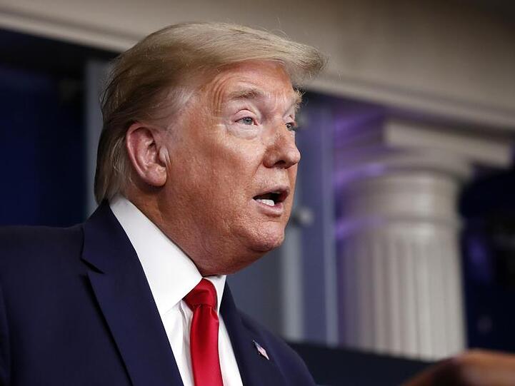 US-Präsident Donald Trump verkündet im Weißen Haus neue Prognosen.