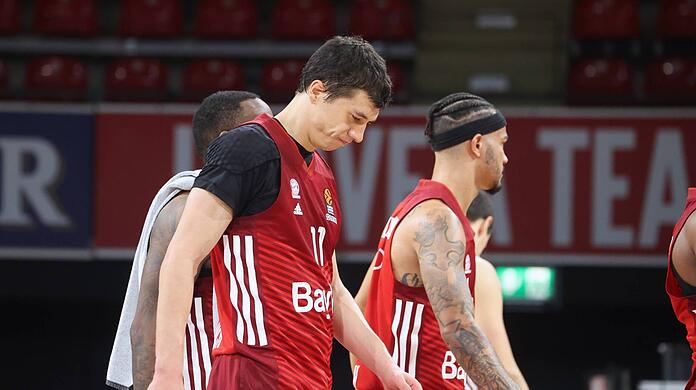 Enttäuschung: Bayerns Vladimir Lucic nach Spielende.