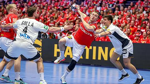 Das deutsche Team um Kapit&auml;n Johannes Golla (l.) konnte die D&auml;nen nicht stoppen.