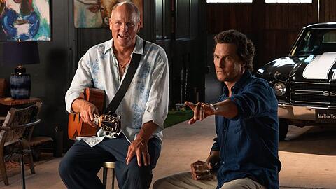 Matthew McConaughey (r.) und Woody Harrelson spielen die Hauptrollen in "Brothers".